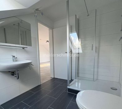 Badezimmer DG