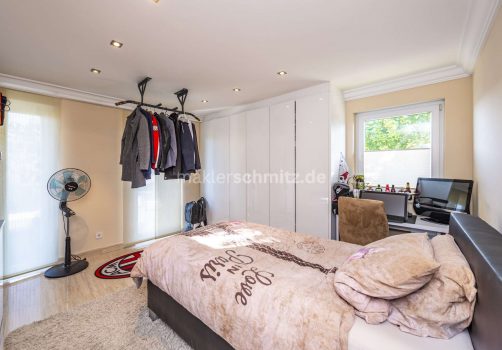 Schlafzimmer 1.OG rechts