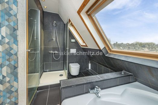 Badezimmer DG