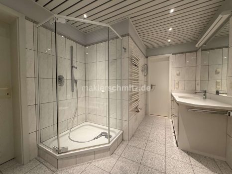 Badezimmer Ansicht 2