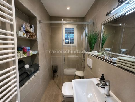 Badezimmer EG