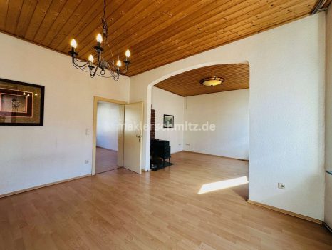 Zimmer 1 1.OG Ansicht 2 zum Ne