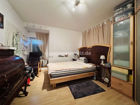 Schlafzimmer DG