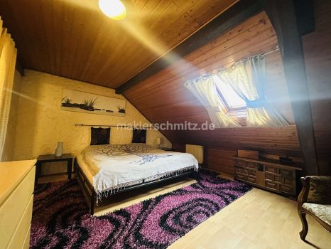 Schlafzimmer DG