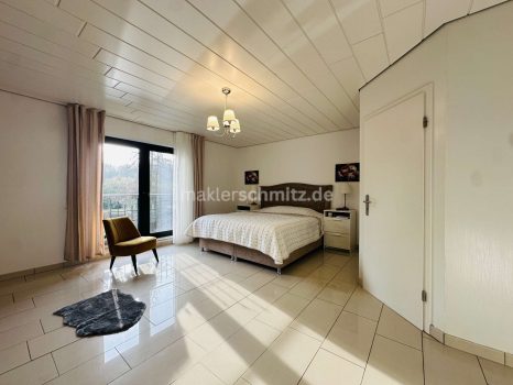 Schlafzimmer 1.OG nebst Anklei