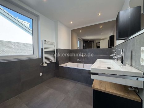 Badezimmer Ansicht 1