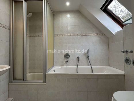 Badezimmer Ansicht 2