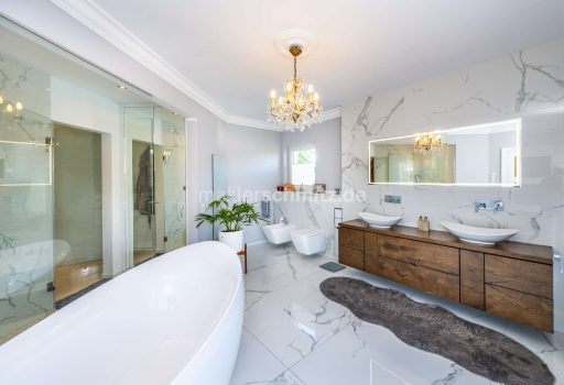 Badezimmer Ansicht 1