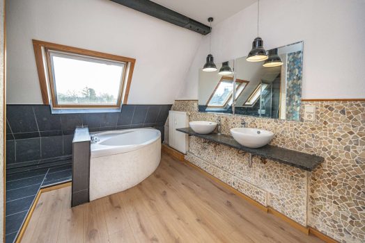 Badezimmer DG