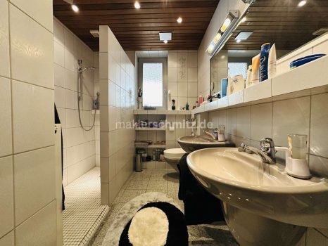 Badezimmer EG