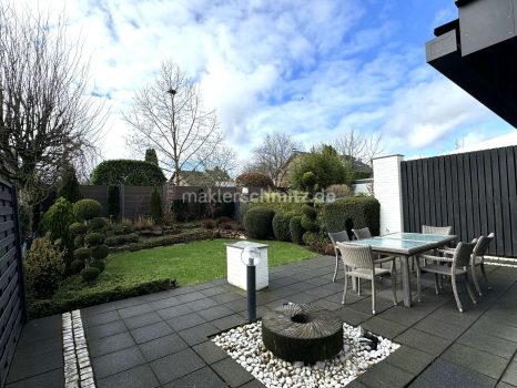 Terrasse u. Garten