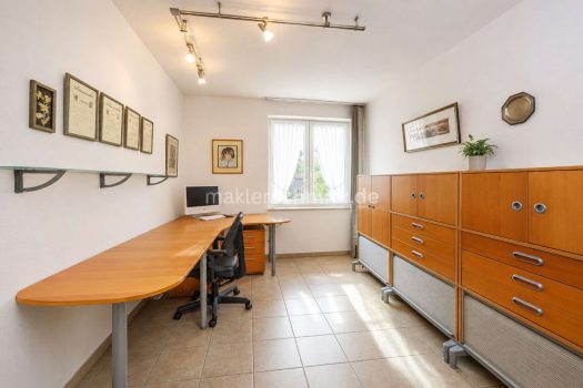 WE1: Kind, Büro, Gäste