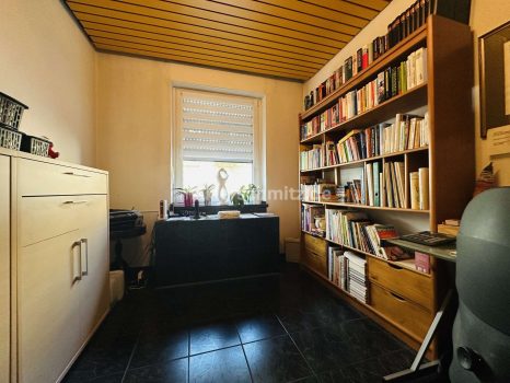 Arbeitszimmer EG