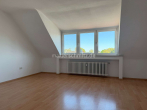 Wohnzimmer - GEPFLEGTE WOHNUNG MIT HELLEN RÄUMEN UND DUSCHBAD