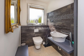Gäste-WC - MODERNISIERTES ZWEIFAMILIENHAUS MIT GARTEN NAHE SCHLOSS RHEYDT!