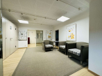 Wartezimmer - M’GLADBACH-RHEYDT HELLE UND GERÄUMIGE BÜROFLÄCHE MIT EMPFANGSBEREICH!