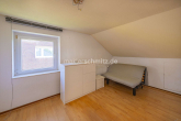Zimmer 2 (vorher) - EIN- BIS ZWEIFAMILIENHAUS MIT POTENTIAL!