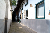 Innenhof Ansicht 2 - VIEL RAUM FÜR INDIVIDUALISTEN MIT SEPARATEM GARTENGRUNDSTÜCK!