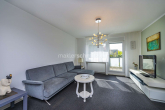 Wohnzimmer - MODERNISIERTES ZWEIFAMILIENHAUS MIT GARTEN UND VIEL PRIVATSPHÄRE!