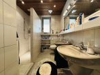 Badezimmer EG - GEPFLEGTES MEHRFAMILIENHAUS MIT STABILEN MIETEINNAHMEN!