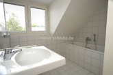 Badezimmer DG - RUHIGE LAGE, VIEL RAUM, GROßES GRUNDSTÜCK!