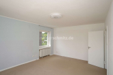 Schlafzimmer - RUHIGE LAGE, VIEL RAUM, GROßES GRUNDSTÜCK!