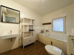 Badezimmer - CHARMANTES EINFAMILIENHAUS MIT POTENZIAL!