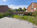 Garten - Ein Zuhause, zwei Wohnungen – freistehend, moderne Bäder und zwei Kaminöfen