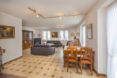 WE1: Wohnen, Essen 1 - ZWEIFAMILIENHAUS MIT EINLIEGERWOHNUNG, DACHSTUDIO UND FÜNF BÄDERN