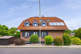 Seitenansicht - ZWEIFAMILIENHAUS MIT EINLIEGERWOHNUNG, DACHSTUDIO UND FÜNF BÄDERN