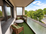 Balkon - WOHNEN AUF DER BRUCKNERALLEE – LOGGIA, GARAGE & AUFZUG