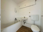 Badezimmer 2.OG - 8-PARTEIEN-MEHRFAMILIENHAUS MIT NEUEM VERMIETUNGSPOTENZIAL!