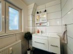 Badezimmer 2.OG - M’GLADBACH – HARDTERBROICH RENDITESTARKES 3-PARTEIENHAUS MIT GARTEN & TERRASSEN!