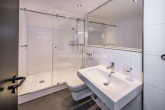 Badezimmer 2 - REIHENENDHAUS IN SPLIT-LEVEL-ARCHITEKTUR MIT 4 SCHLAFZIMMERN!