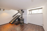 Souterrain - Kaminecke - REIHENENDHAUS IN SPLIT-LEVEL-ARCHITEKTUR MIT 4 SCHLAFZIMMERN!