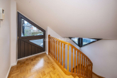 Treppenaufgang - FREISTEHENDES ARCHITEKTENHAUS IN BEGEHRTER LAGE!