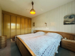 Schlafzimmer - RUHIG GELEGENES EINFAMILIENHAUS MIT ZWEI GARAGEN UND GARTEN!
