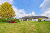 Rückansicht - EIN ZUHAUSE. FÜR IMMER! STILVOLLER BUNGALOW MIT DOPPELGARAGE