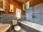 Badezimmer 1.OG - EIN ZUHAUSE MIT GESCHICHTE. EIN CHARAKTER, DER BEGEISTERT!