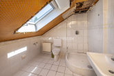 Badezimmer OG - HIER FINDET IHR LEBEN PLATZ!