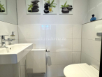 Gäste-WC - BESONDERES REIHENENDHAUS IN SPLITLEVEL-BAUWEISE MIT WOHLFÜHLFAKTOR!