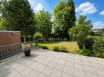 Terrasse - DOPPELHAUSHÄLFTE MIT SONNENTERRASSE, GARTEN, GARAGE, DREI STELLPLÄTZEN – GESTALTEN SIE IHR TRAUMHAUS