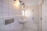 Badezimmer DG A2 - RUHE, RAUM UND GRÜN!