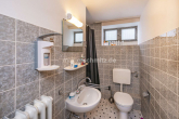 Gäste-WC-Keller - FAMILIENFREUNDLICHES HAUS MIT GARTEN UND GARAGE!