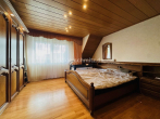 Schlafzimmer 1.OG - FAMILIENFREUNDLICHES HAUS MIT GARTEN UND GARAGE!