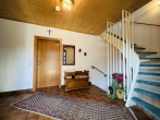 Eingangsbereich - RUHIG GELEGENES EINFAMILIENHAUS MIT ZWEI GARAGEN UND GARTEN!