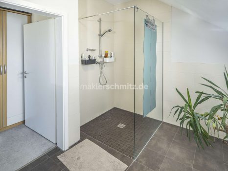 Badezimmer Dachgeschoss - Dusc