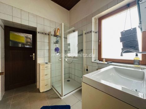 Badezimmer EG mit Badewanne un