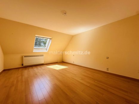 Zimmer 2 OG