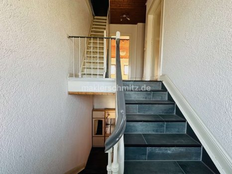 Treppenhaus zum 2.OG Haupthaus